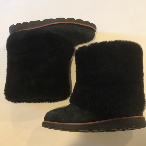 UGG Shoes - UGG Short Suede & Fur Bootie